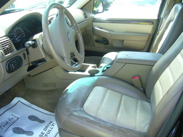 2002 Ford Explorer E320 - Extra Sharp