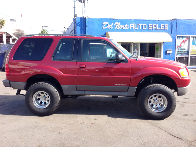 2002 Ford Explorer M35x Sedan 4D