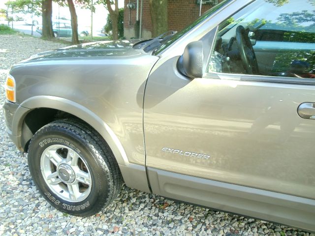 2002 Ford Explorer E320 - Extra Sharp