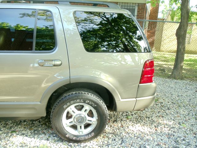 2002 Ford Explorer E320 - Extra Sharp