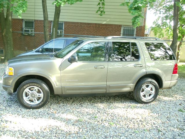 2002 Ford Explorer E320 - Extra Sharp