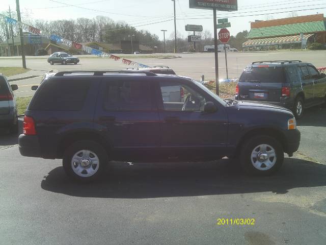 2003 Ford Explorer XLS