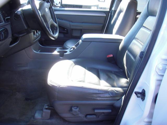 2003 Ford Explorer ESi