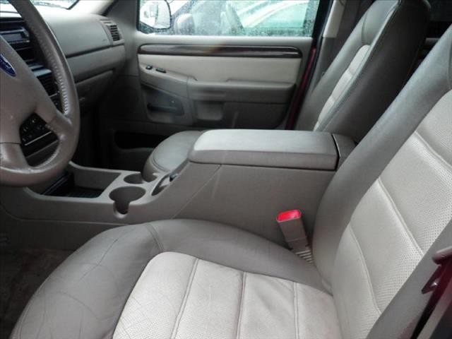 2003 Ford Explorer 4dr Sdn XLS (natl) Sedan