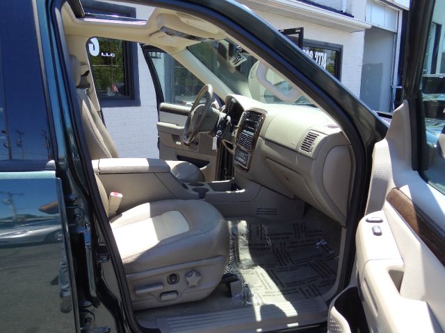 2003 Ford Explorer Custom Deluxe