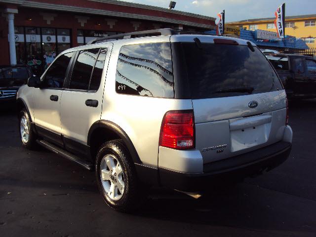 2003 Ford Explorer ESi