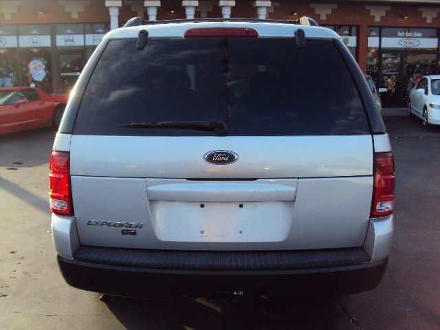 2003 Ford Explorer ESi