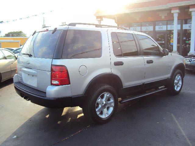 2003 Ford Explorer ESi