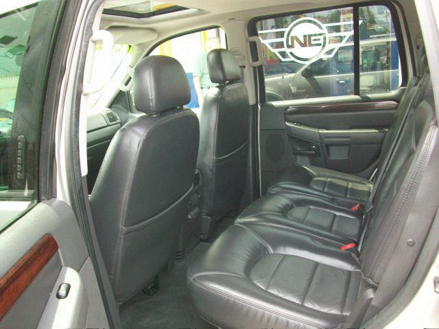 2003 Ford Explorer SLS Base