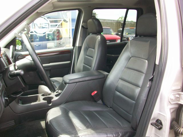 2003 Ford Explorer SLS Base