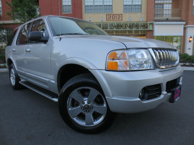 2003 Ford Explorer 2dr LWB