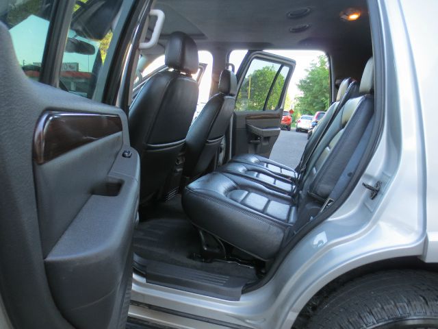 2003 Ford Explorer 2dr LWB