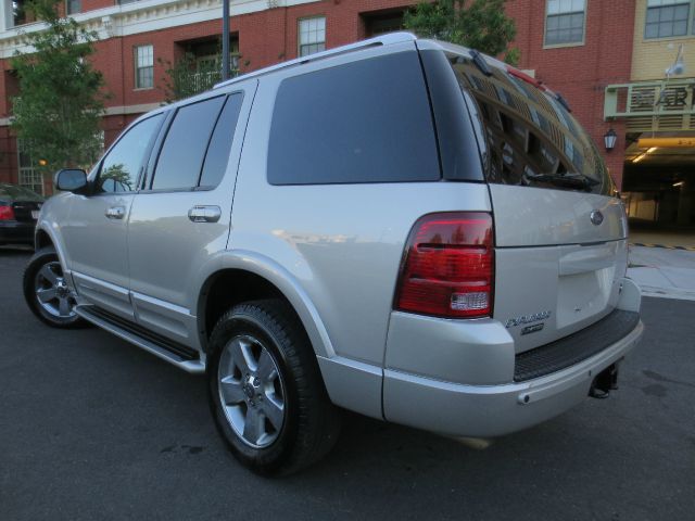 2003 Ford Explorer 2dr LWB