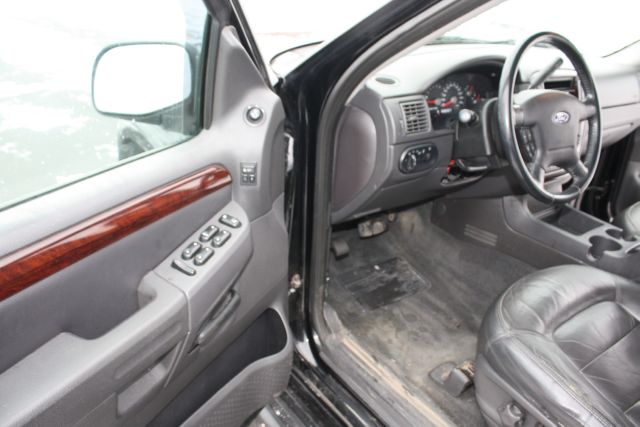 2003 Ford Explorer 2dr LWB