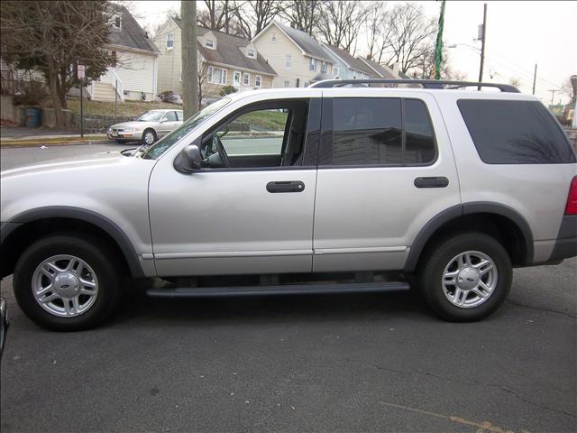 2003 Ford Explorer XLS