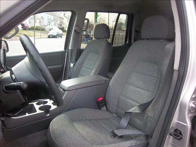 2003 Ford Explorer XLS