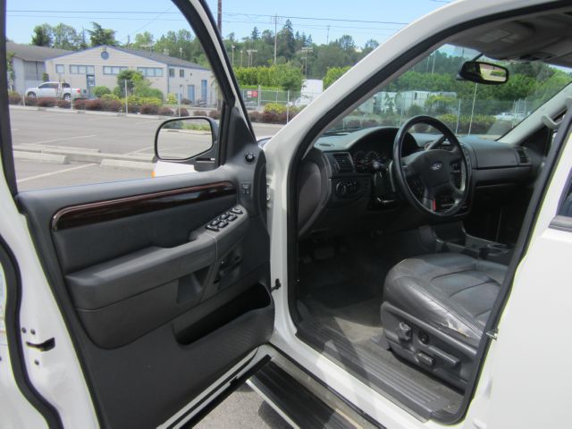 2003 Ford Explorer 2dr LWB