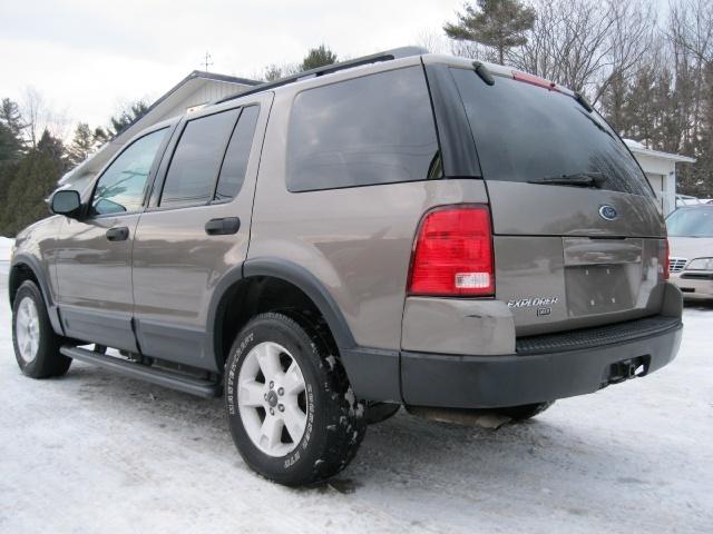 2003 Ford Explorer ESi