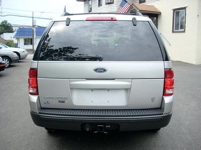 2003 Ford Explorer ESi