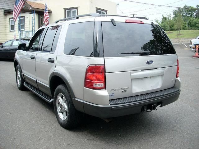 2003 Ford Explorer ESi