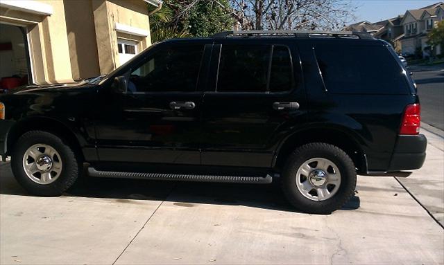 2003 Ford Explorer XLS