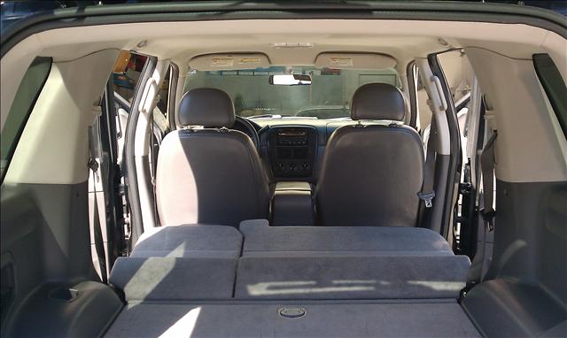 2003 Ford Explorer XLS