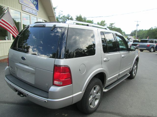 2004 Ford Explorer 2dr LWB