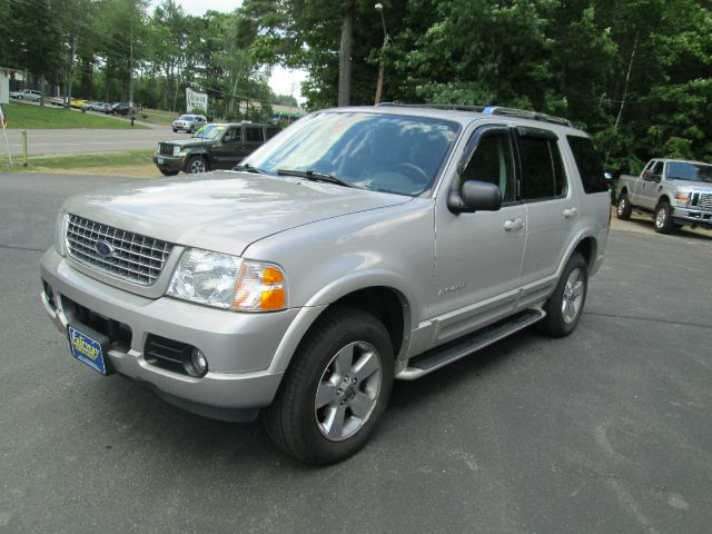 2004 Ford Explorer 2dr LWB