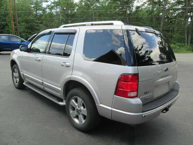 2004 Ford Explorer 2dr LWB