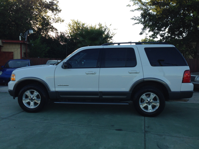 2004 Ford Explorer ESi