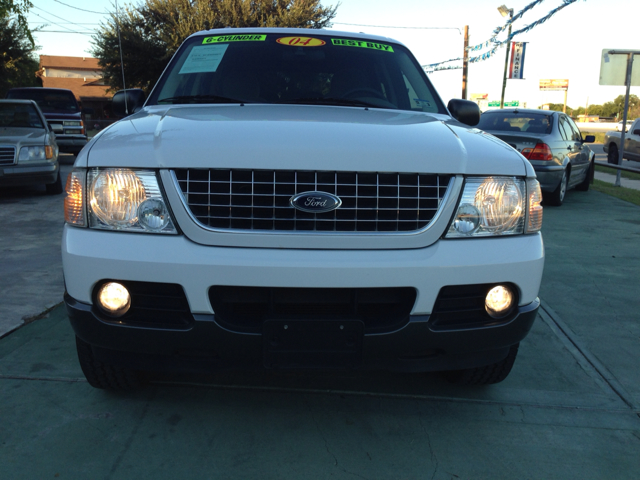 2004 Ford Explorer ESi