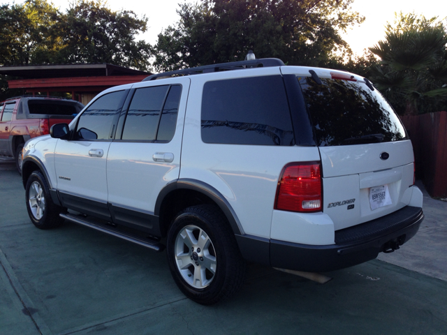 2004 Ford Explorer ESi