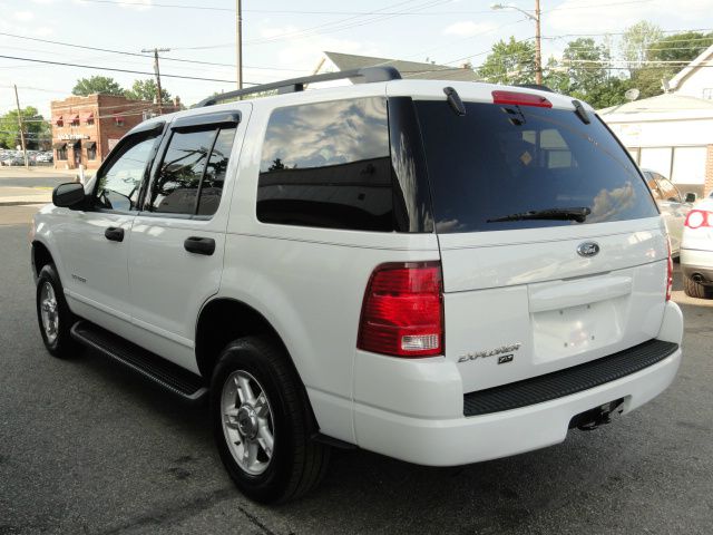 2004 Ford Explorer XLT Crew 4x4 (marshalltown)