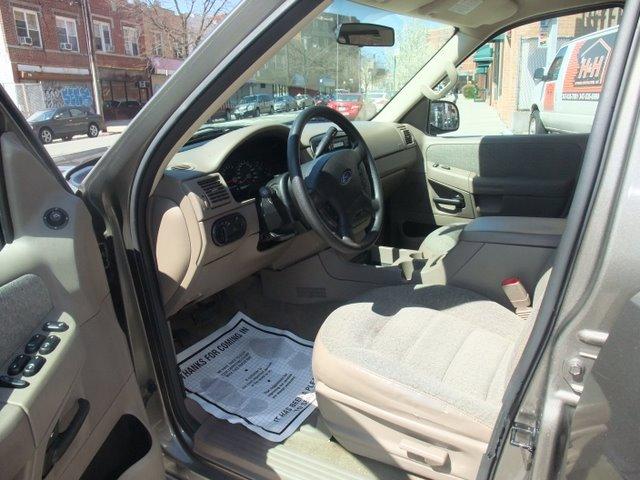 2004 Ford Explorer XLS