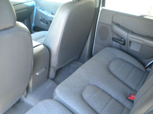 2004 Ford Explorer 2500 4WD