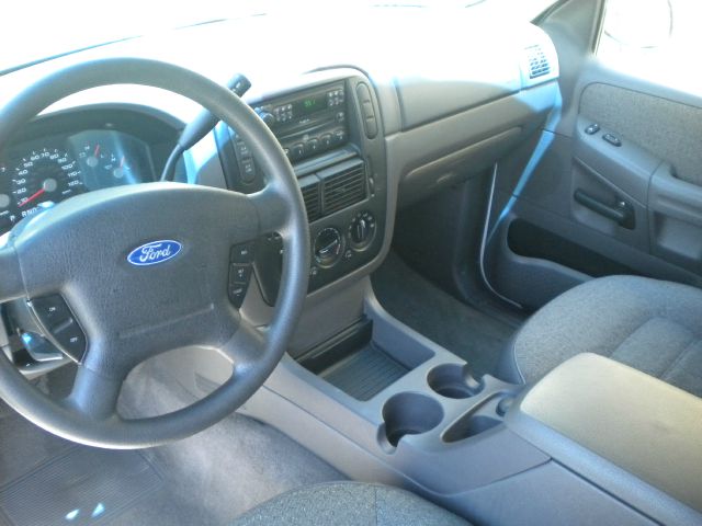 2004 Ford Explorer 2500 4WD