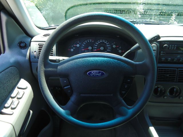 2004 Ford Explorer 2500 4WD