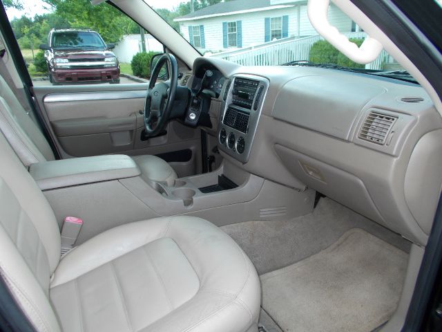 2004 Ford Explorer LT EXT 15