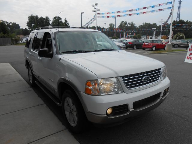 2004 Ford Explorer LT CREW 25