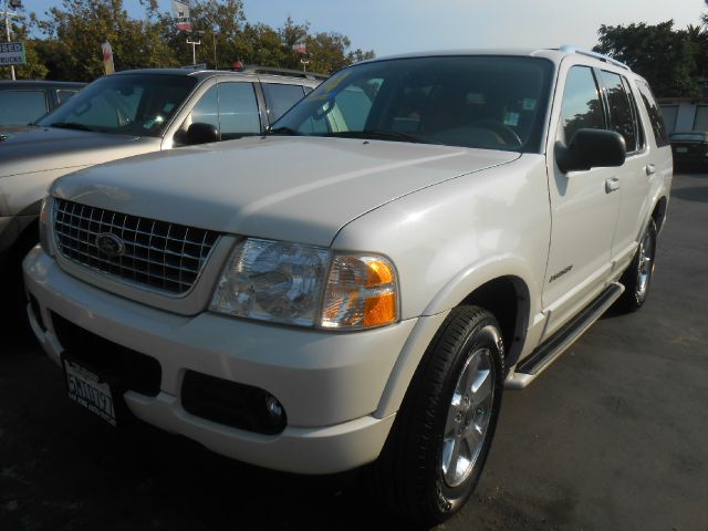 2004 Ford Explorer 2dr LWB