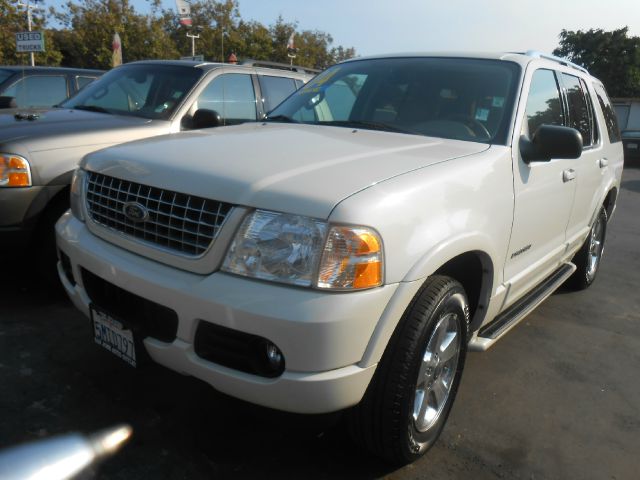 2004 Ford Explorer 2dr LWB