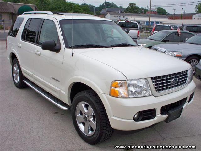 2004 Ford Explorer SLS Base