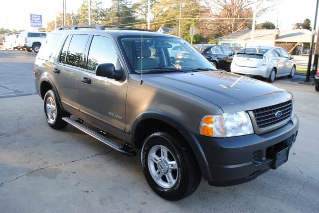 2004 Ford Explorer XLS