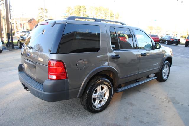 2004 Ford Explorer XLS