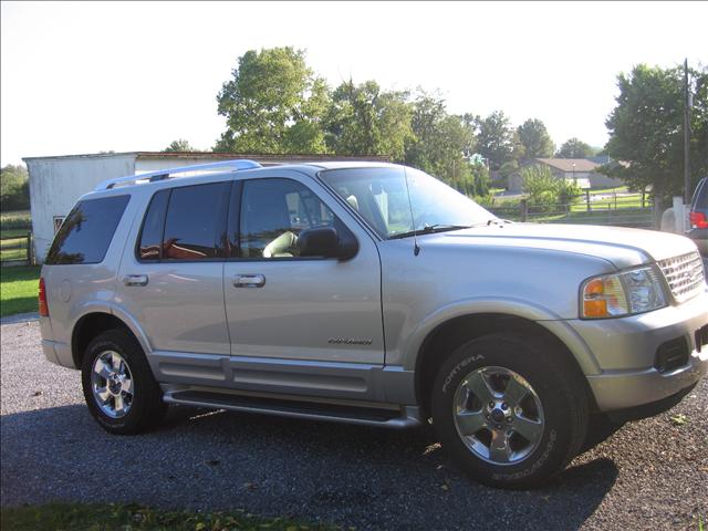 2004 Ford Explorer SLT 25