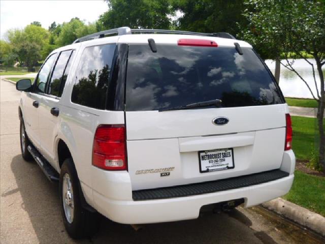 2004 Ford Explorer ESi