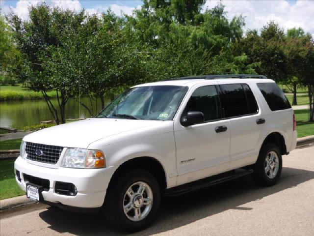 2004 Ford Explorer ESi