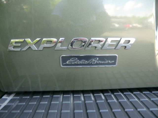 2004 Ford Explorer LT CREW 25