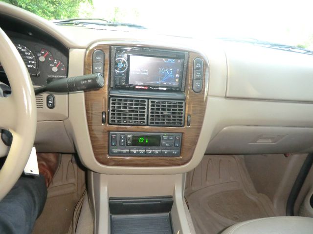 2004 Ford Explorer LT CREW 25