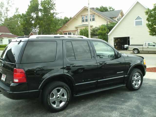 2004 Ford Explorer 2dr LWB